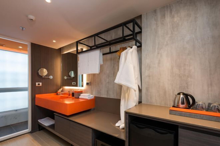 Bathroom 7