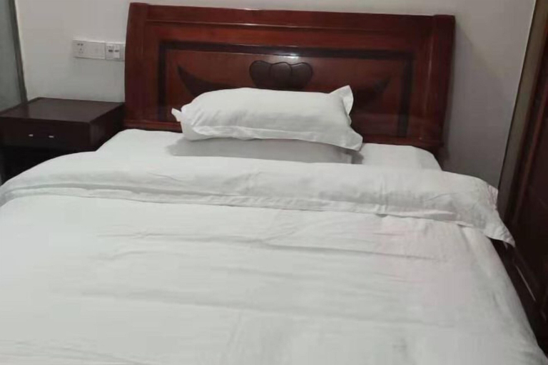 Bedroom 3, Taishan Hotel, Jiujiang