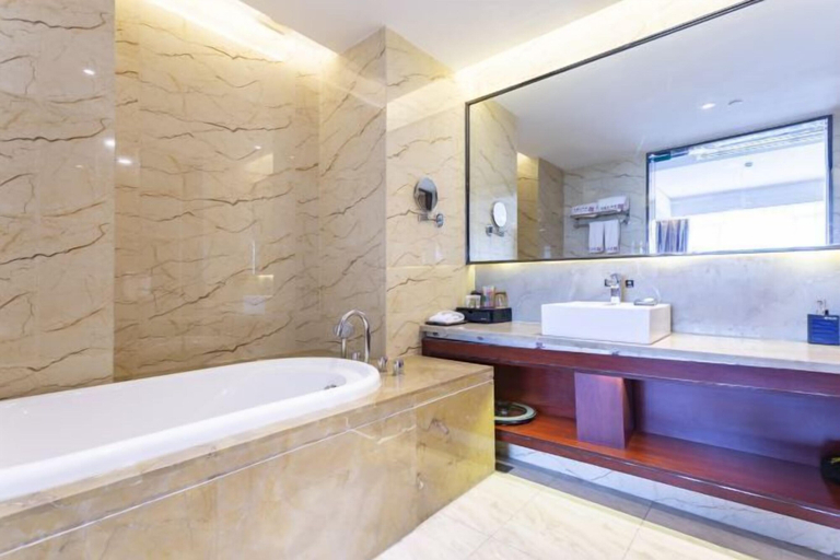 Bathroom 4, Guoluo Hotel, Xining