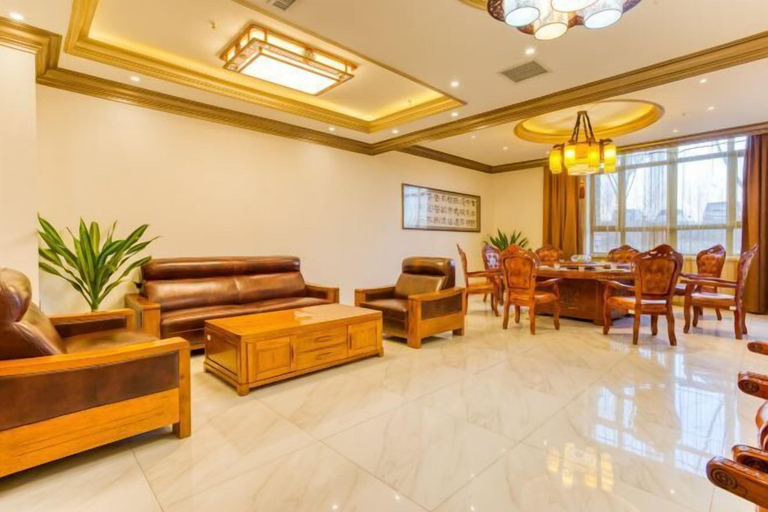 Others 4, Lianhuashan International Business Center, Changchun