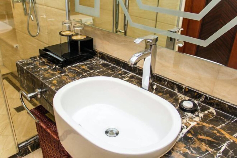 Bathroom 4, Blue Ocean Hotel, Tangshan
