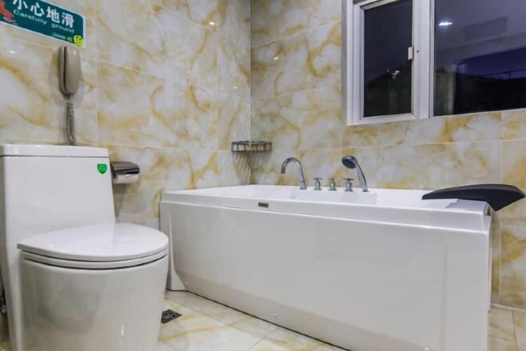 Bathroom 4, Jinguan Hotel, Qiandongnan Miao and Dong
