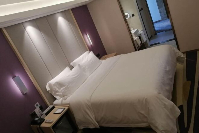 Bedroom 3, Zhongfa Hotel, Yueyang