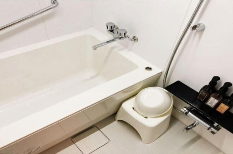 Bathroom 19