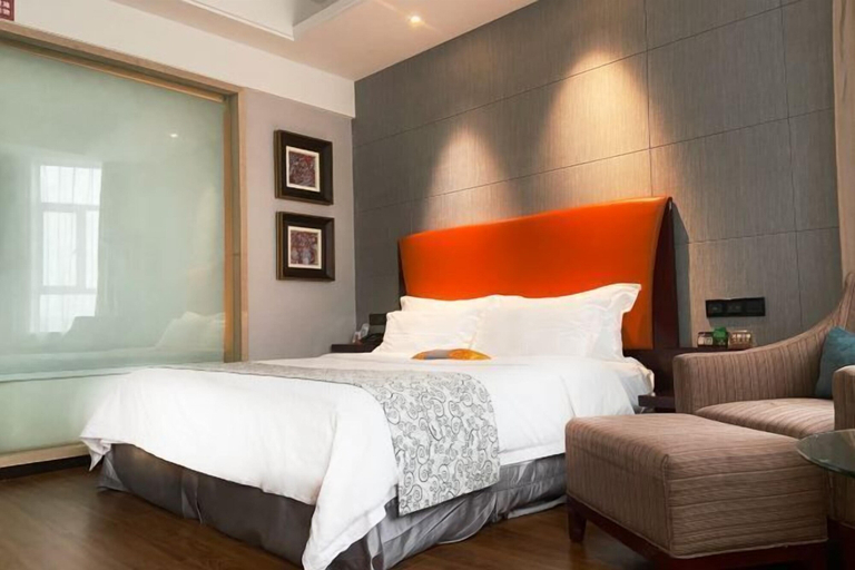 Bedroom 3, Silverhall Grand Hotel, Huanggang