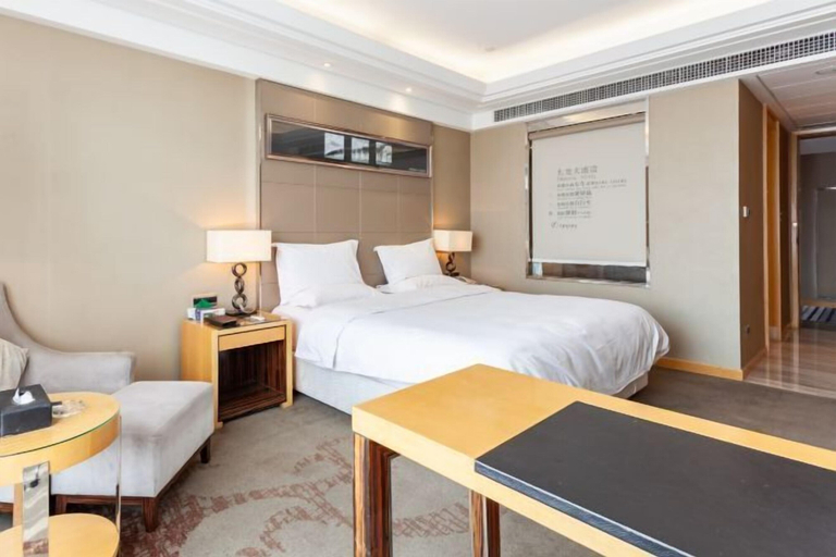 Bedroom 2, Nine Dragon Hotel, Jincheng
