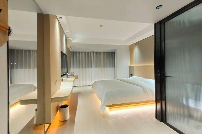 Bedroom 2, Alant Hotel, Qiannan Buyei and Miao