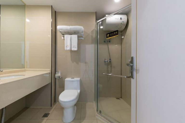 Bathroom 4, Gelandi Holiday Apartment, Haikou