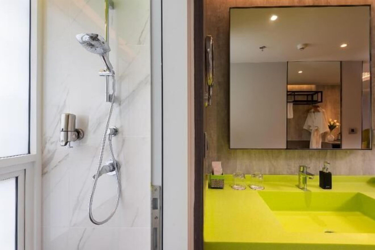 Bathroom 23