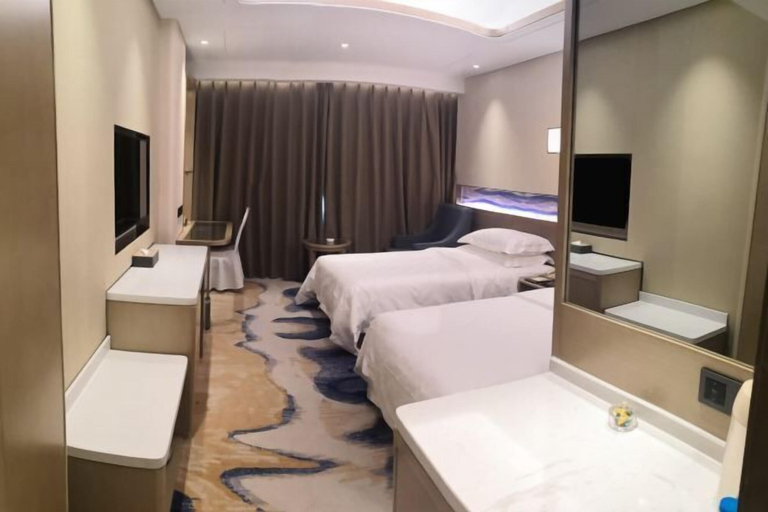 Bedroom 3, Golden Spring Hotel, Kunming