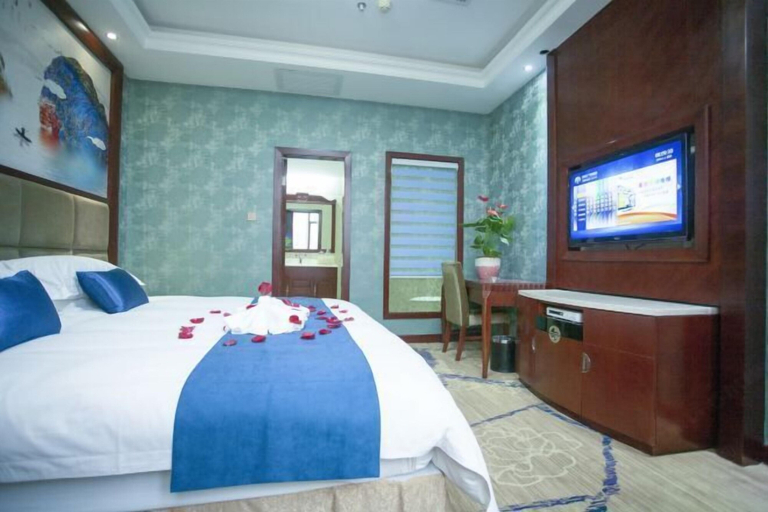 Bedroom 3, Sheng Shi Jin Hai Grand Hotel, Bijie