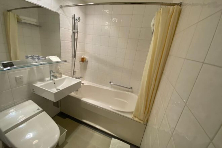 Bathroom 8