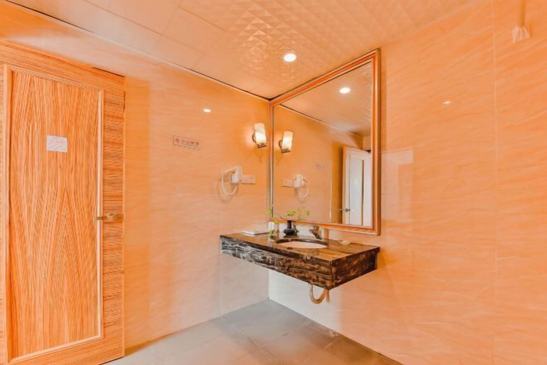Bathroom 4, Camellia Hotel, Kunming
