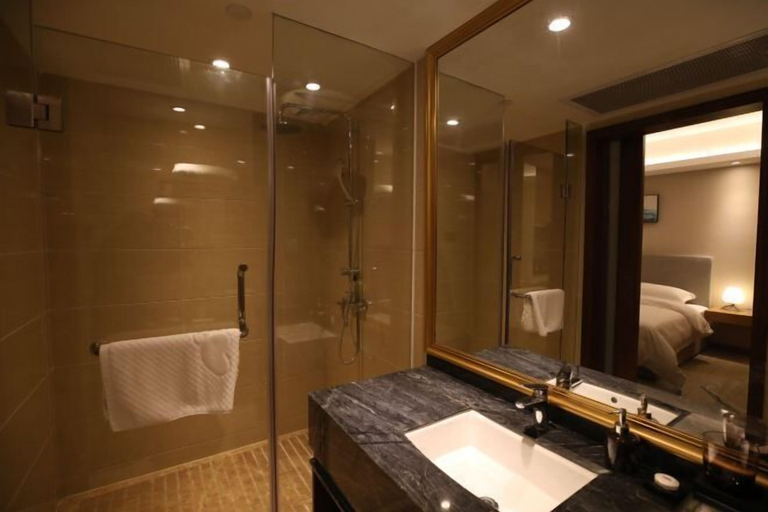 Bathroom 4, Good Time Seaview Hotel, Huizhou