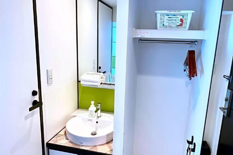 Bathroom 9