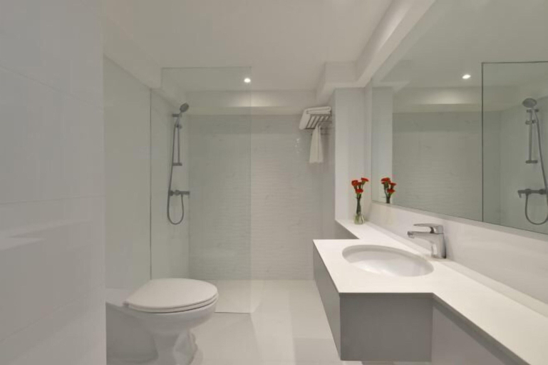 Bathroom 2