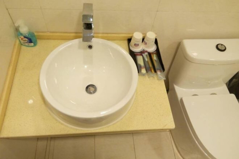 Bathroom 3, Grace Inn (Yutai Bus Station), Jining