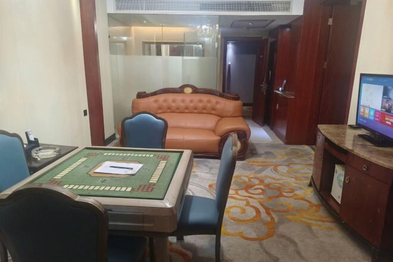 Others 5, kaerd Hotel, Loudi