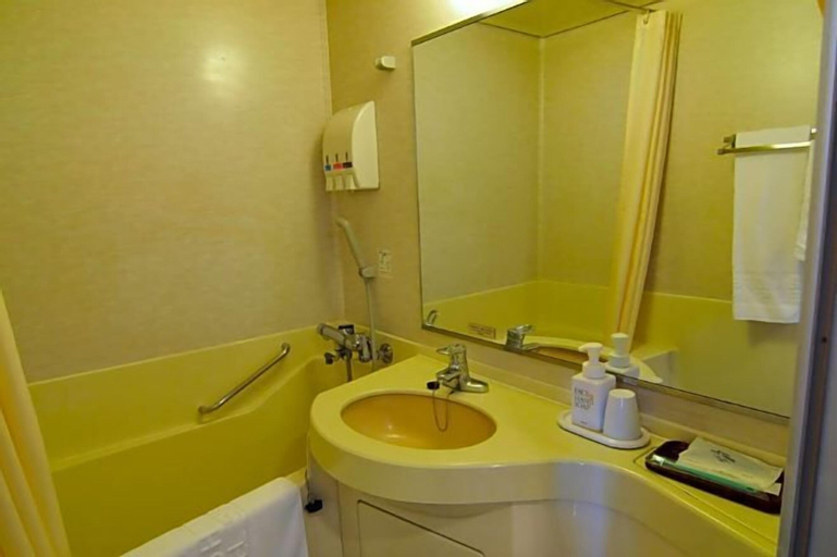 Bathroom 24