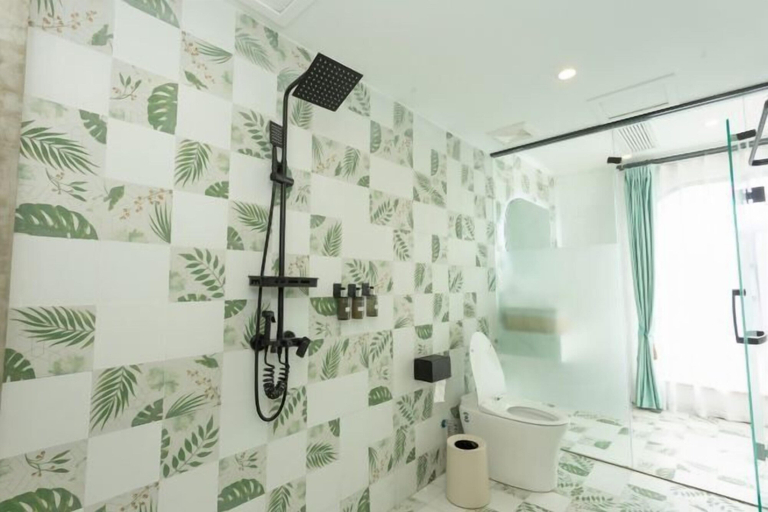 Bathroom 4, Chongdugou Mochi B & B, Luoyang