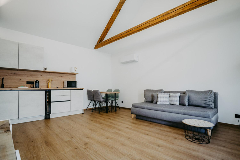 Others 5, Haus Weiss bei Julia, Neusiedl am See