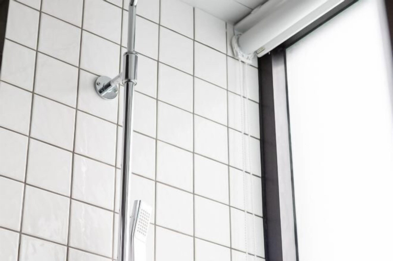 Bathroom 17