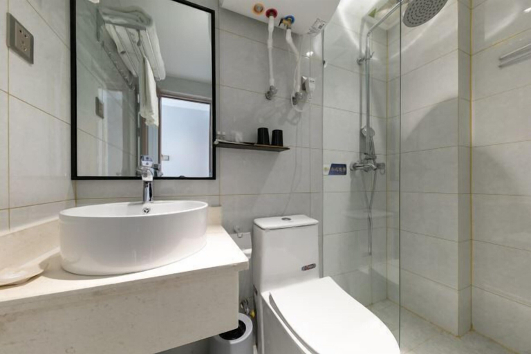 Bathroom 3, Gelandi Holiday Apartment, Haikou