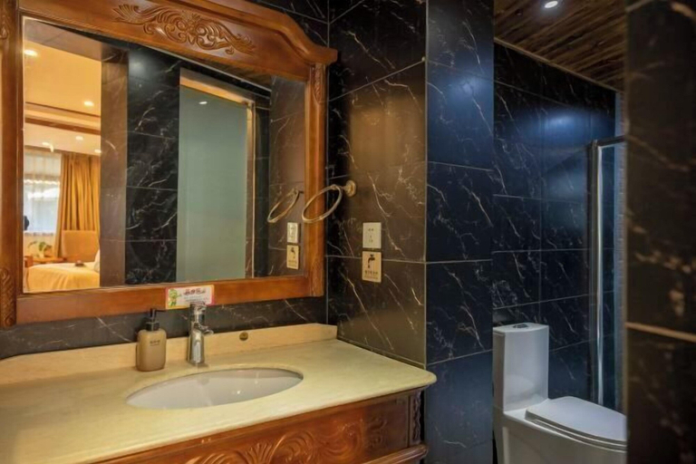 Bathroom 4, the Four Seasons the Inn, Lijiang