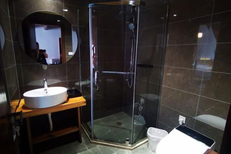 Bathroom 2, Shanxian Matou Inn, Hangzhou