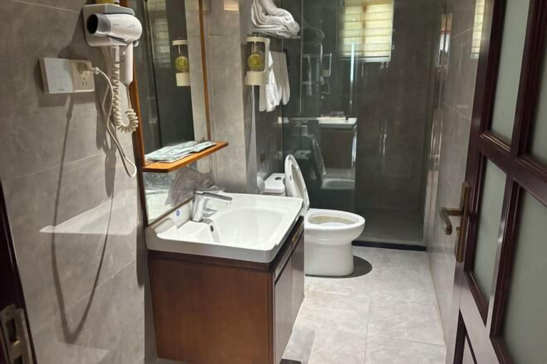 Bathroom 4