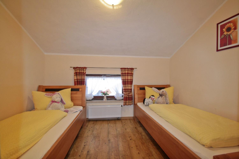 Bedroom 2, Cafe Wastelbauerhof - Urlaub auf dem Bauernhof, Rosenheim