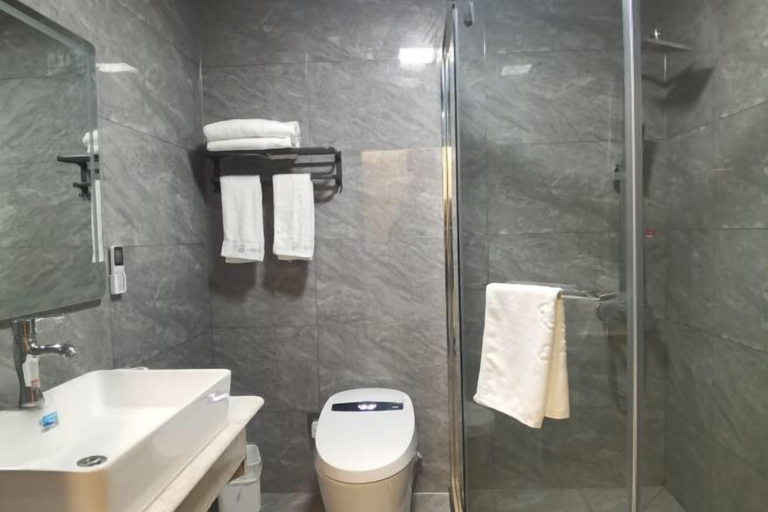 Bathroom 4, Shangqing Hotel, Yingtan