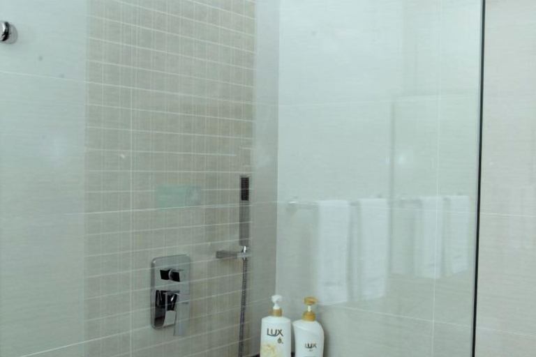 Bathroom 3, Vienna Classic Hotel (Shanghai Tinglin), Shanghai