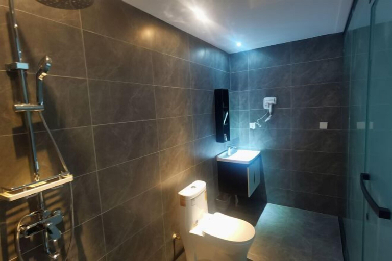 Bathroom 3, Lujiang Business and Trade City Hotel, Qiandongnan Miao and Dong
