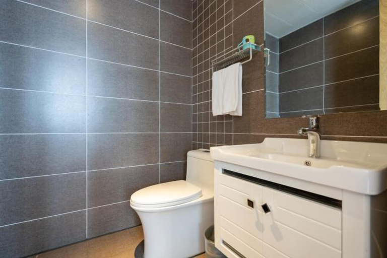 Bathroom 3, Yitu Lake View Hotel, Hangzhou