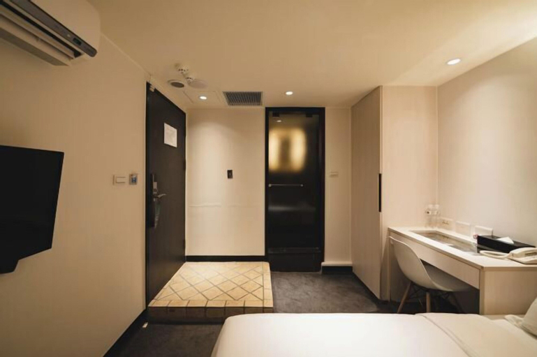 Bedroom 27