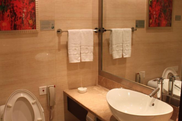 Bathroom 3, Zhengzhou GDH Hotel, Zhengzhou