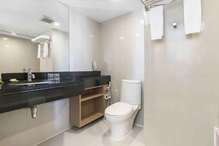 Bathroom 8