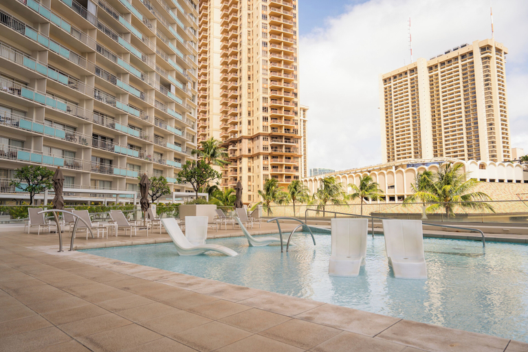 Exterior & Views 2, Romanna's Oahu Getaway with Heated Pool & City Views, Honolulu