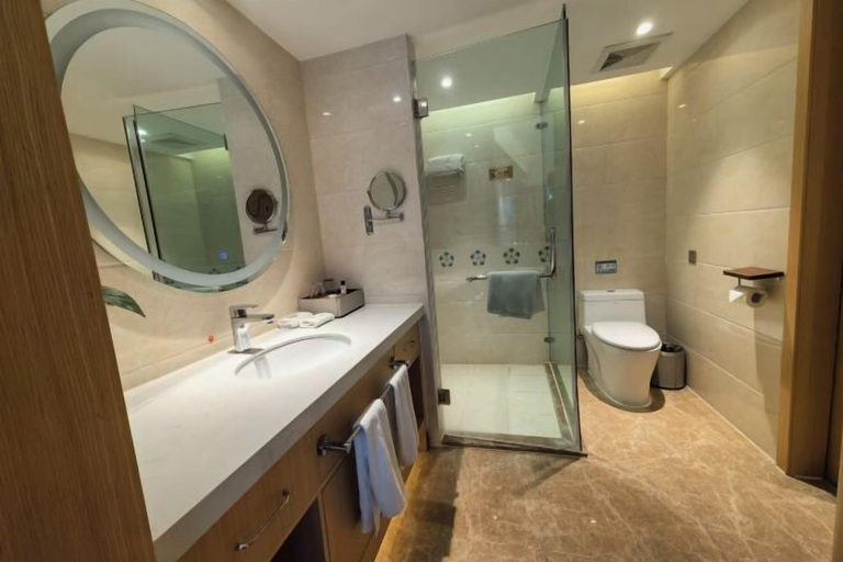 Bathroom 4, Yihai Alliance Hotel, Liangshan Yi