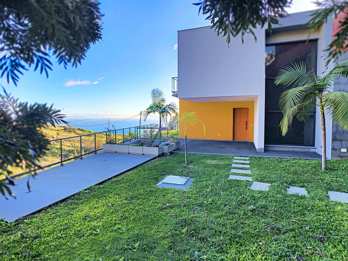 Others 3, Villa Serramar, Calheta