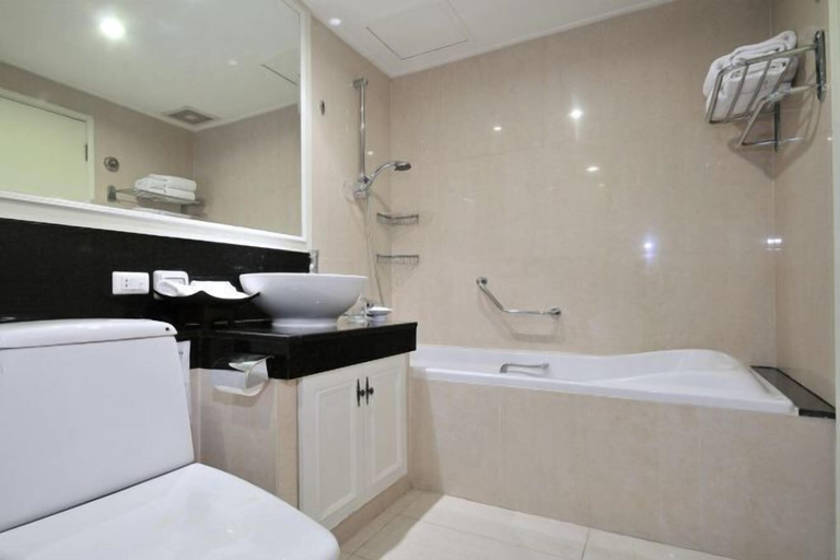 Bathroom 23