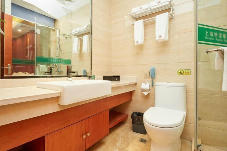 Bathroom 11