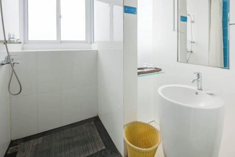 Bathroom 4, Hongshuwanpan Holiday Hotel, Huizhou