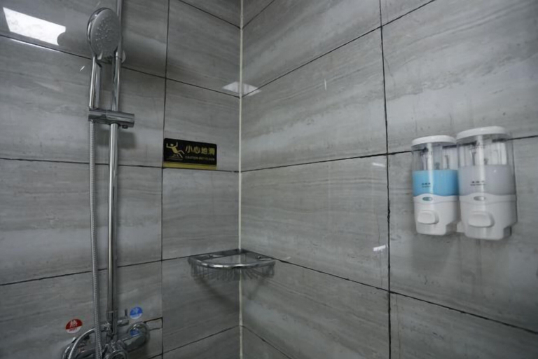 Bathroom 3, Best Holiday Hotel, Hanzhong