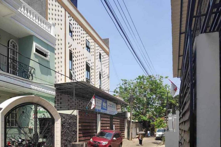 Exterior & Views 24
