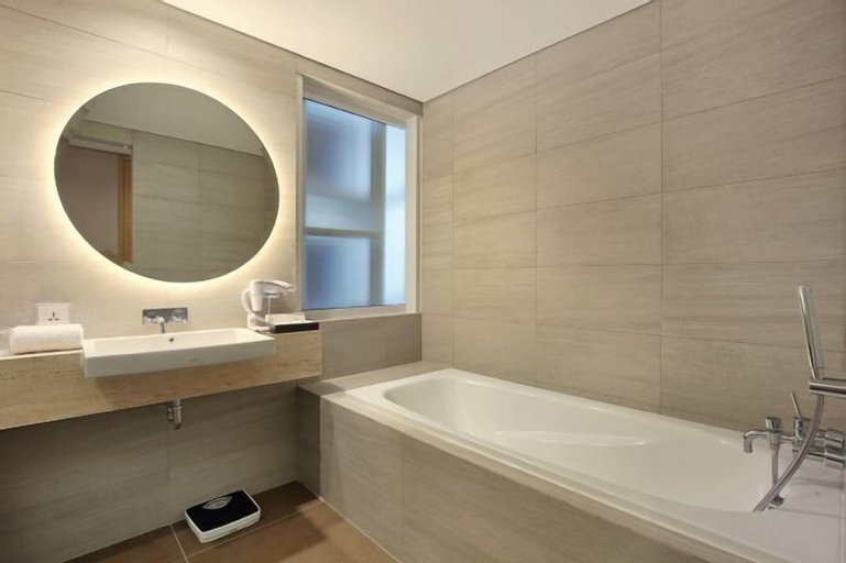 Bathroom 7