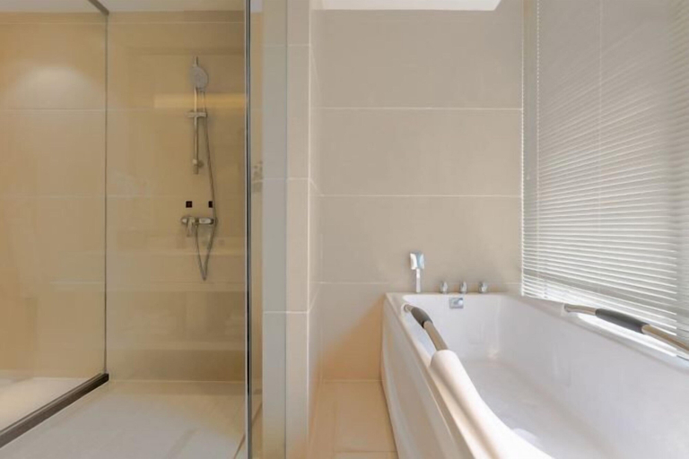 Bathroom 4, Yeste International Hotel （Chengdu Shuangliu Airport Wanda Plaza Branch)）, Chengdu