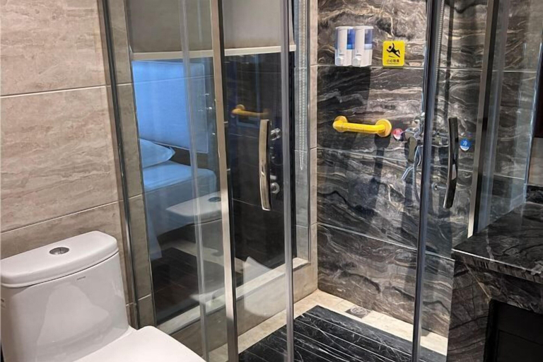 Bathroom 3, Sanjianghe International Hotel, Guilin
