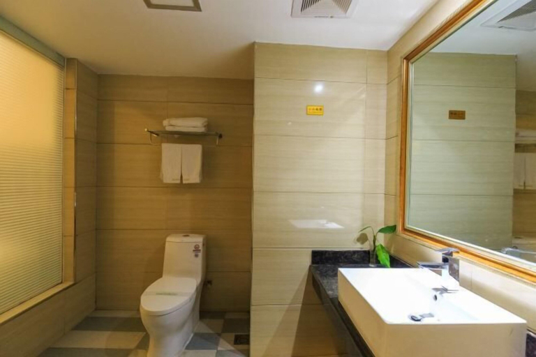 Bathroom 4, Tyrone Le Grand Large Hotel, Wuzhou